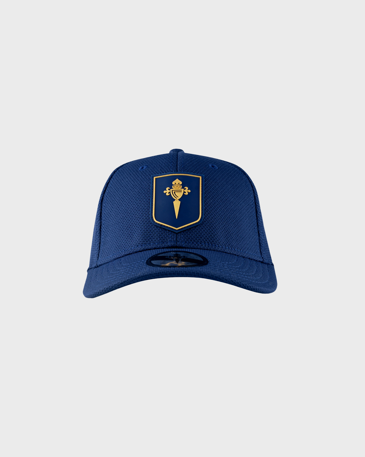 Foto de producto Gorra Premium Navy Gold Disponible en la Tienda del Celta FC