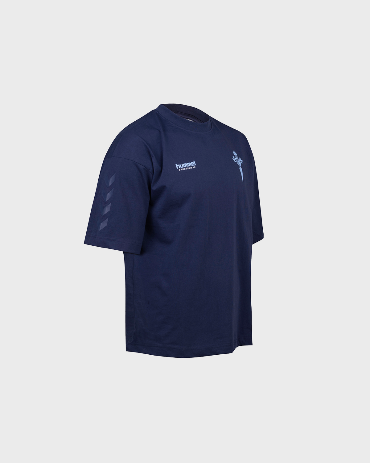 Foto de producto Camiseta Mariño Oversized Disponible en la Tienda del Celta FC