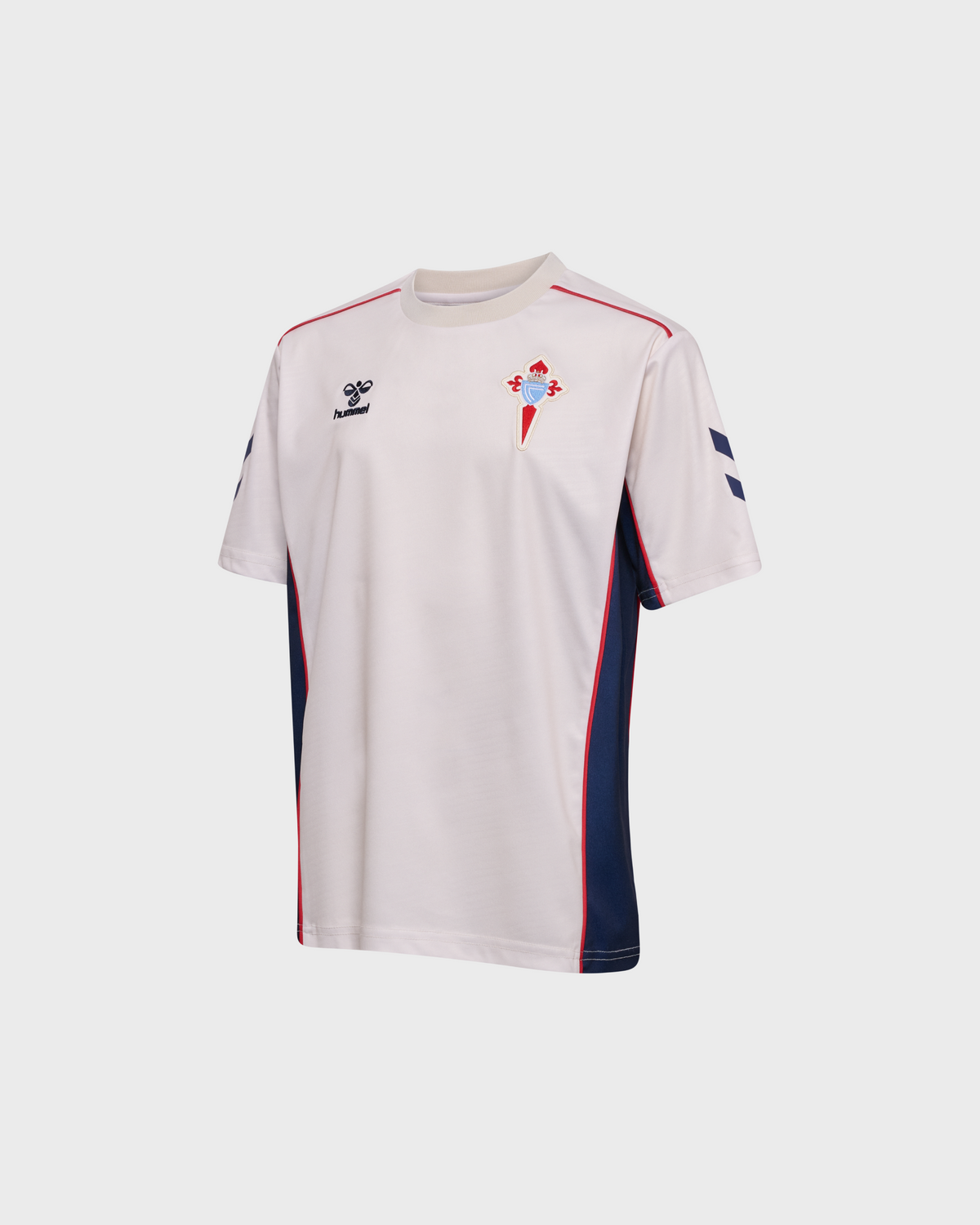 Camiseta Branca Paseo Xogador 26/27 Disponible en la Tienda del Celta FC