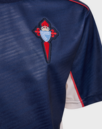Camiseta Mariño Infantil Paseo Xogador 26/27 Disponible en la Tienda del Celta FC