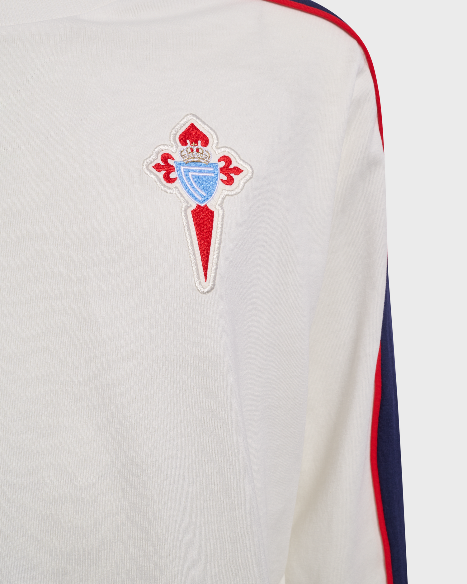 Camiseta Manga Longa Infantil Paseo Xogador 26/27 Disponible en la Tienda del Celta FC