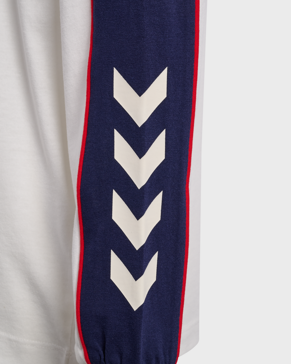 Camiseta Manga Longa Infantil Paseo Xogador 26/27 Disponible en la Tienda del Celta FC