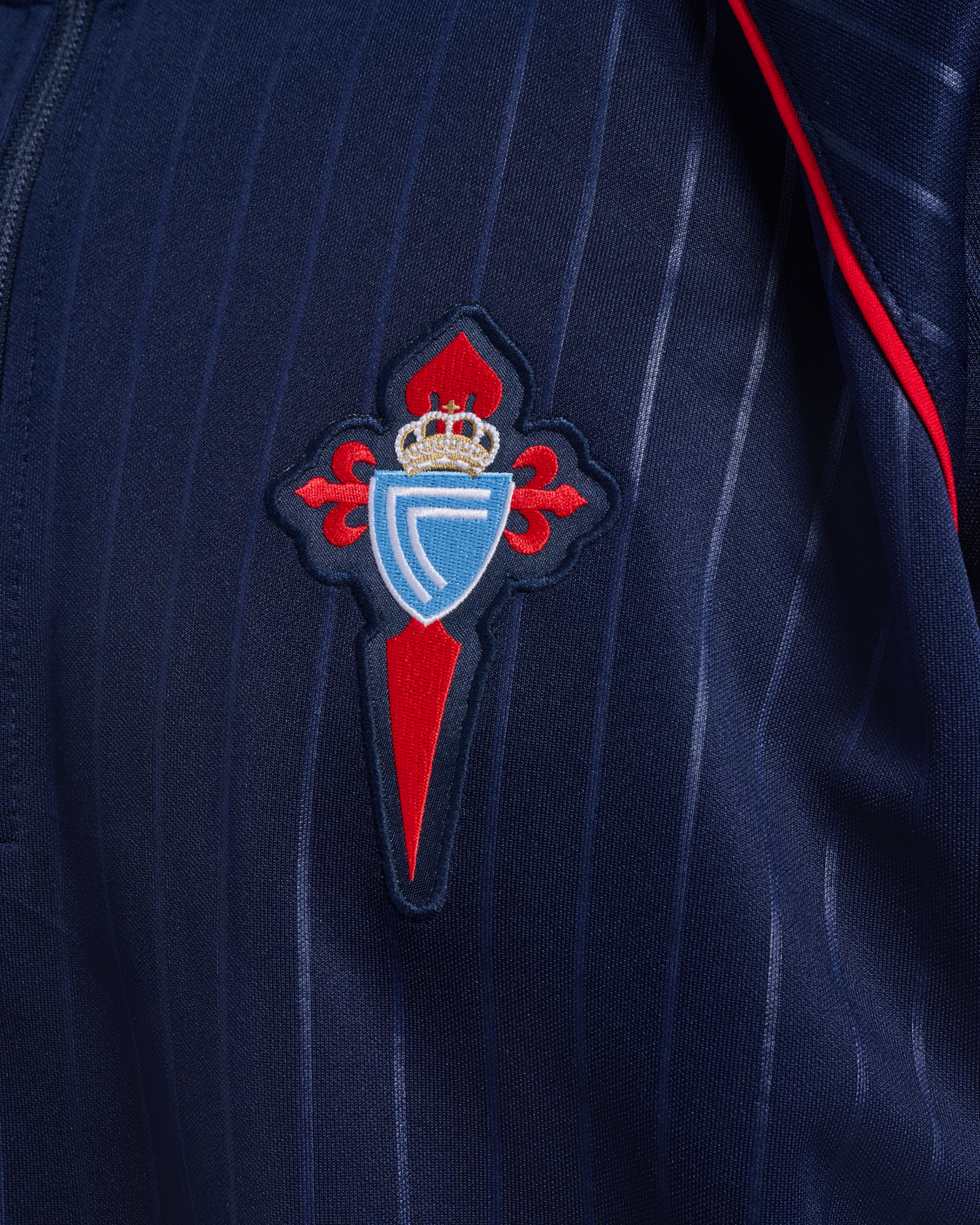 Suadoiro Paseo Xogador 26/27 Disponible en la Tienda del Celta FC