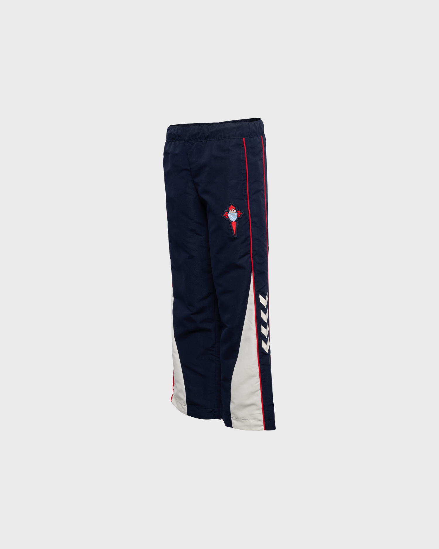 Pantalón Longo Infantil Paseo Xogador 26/27 Disponible en la Tienda del Celta FC