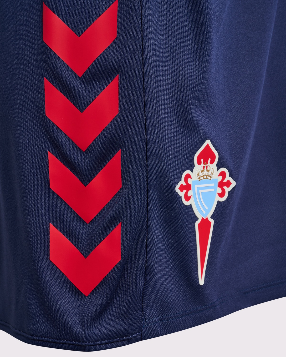 Pantalón Curto Adestramento Xogador 26/27 Disponible en la Tienda del Celta FC