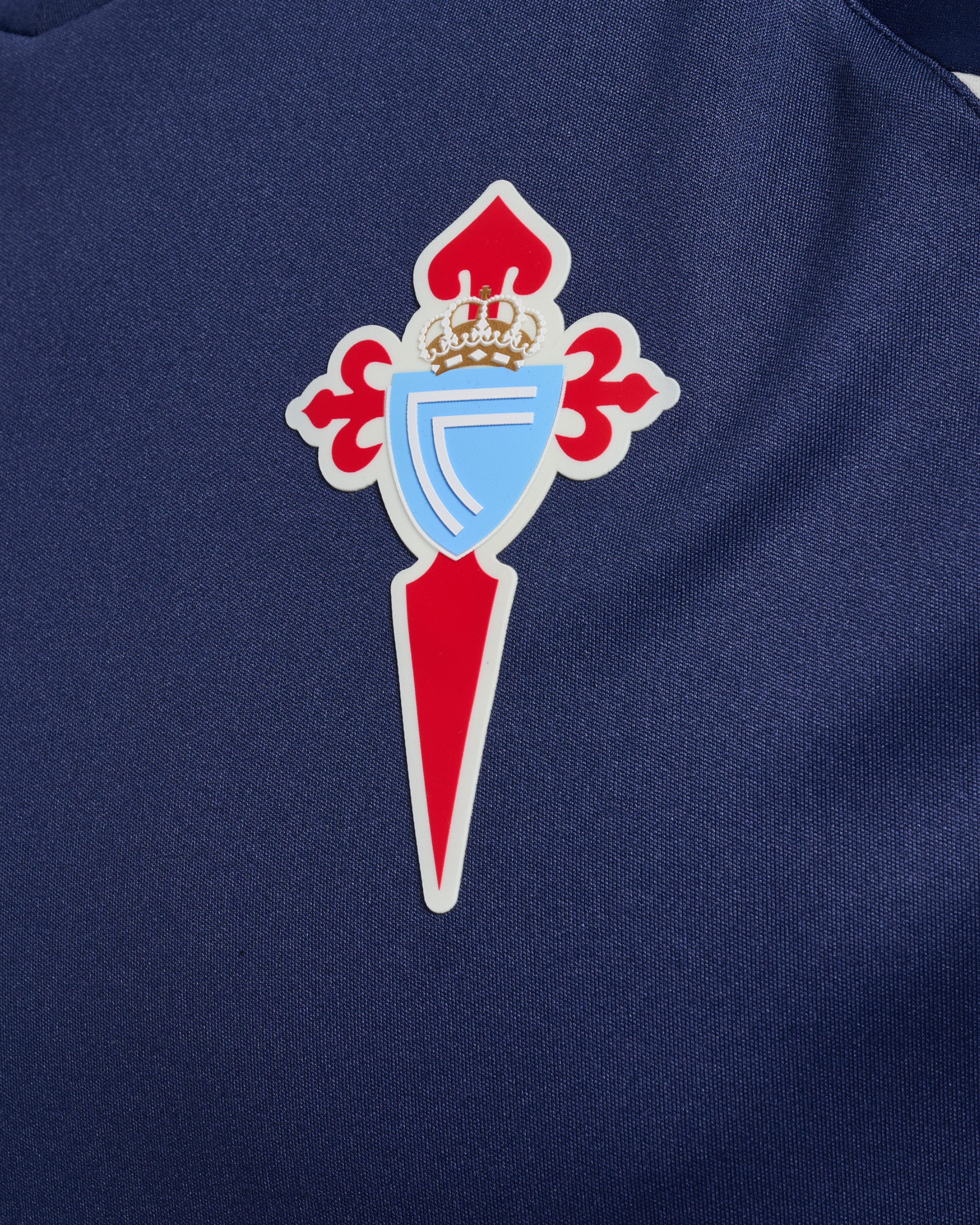 Camiseta Adestramento Staff 26/27 Disponible en la Tienda del Celta FC
