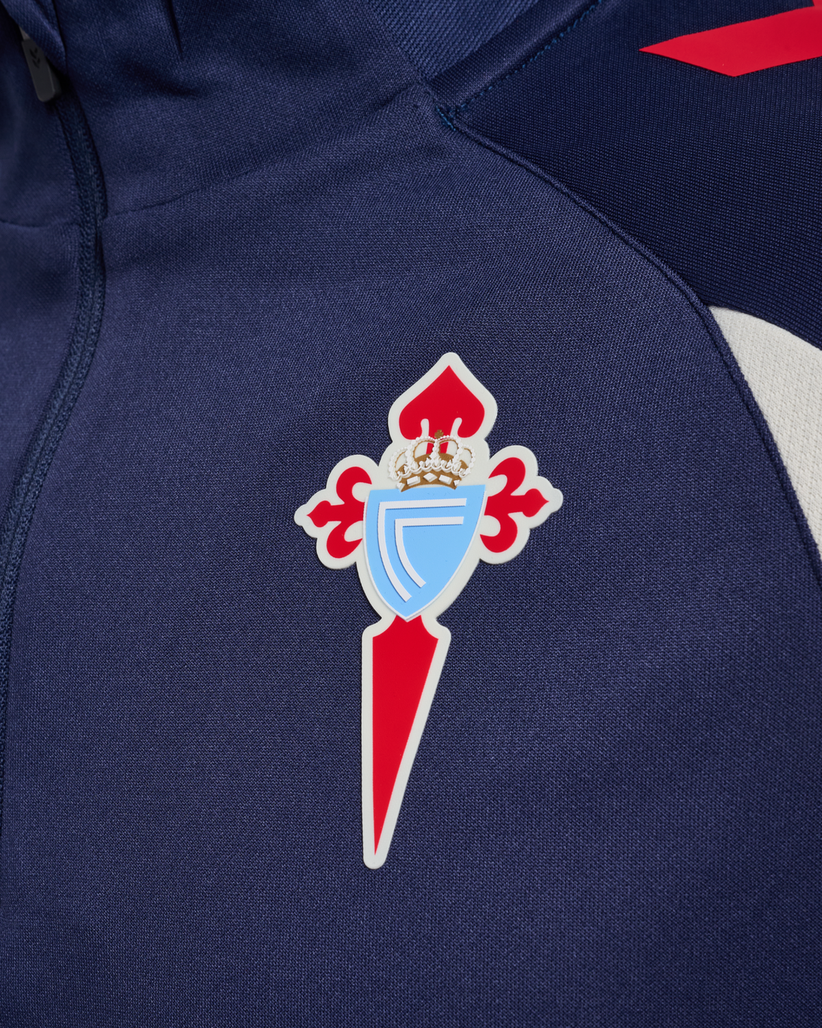 Suadoiro Adestramento Staff 26/27 Disponible en la Tienda del Celta FC