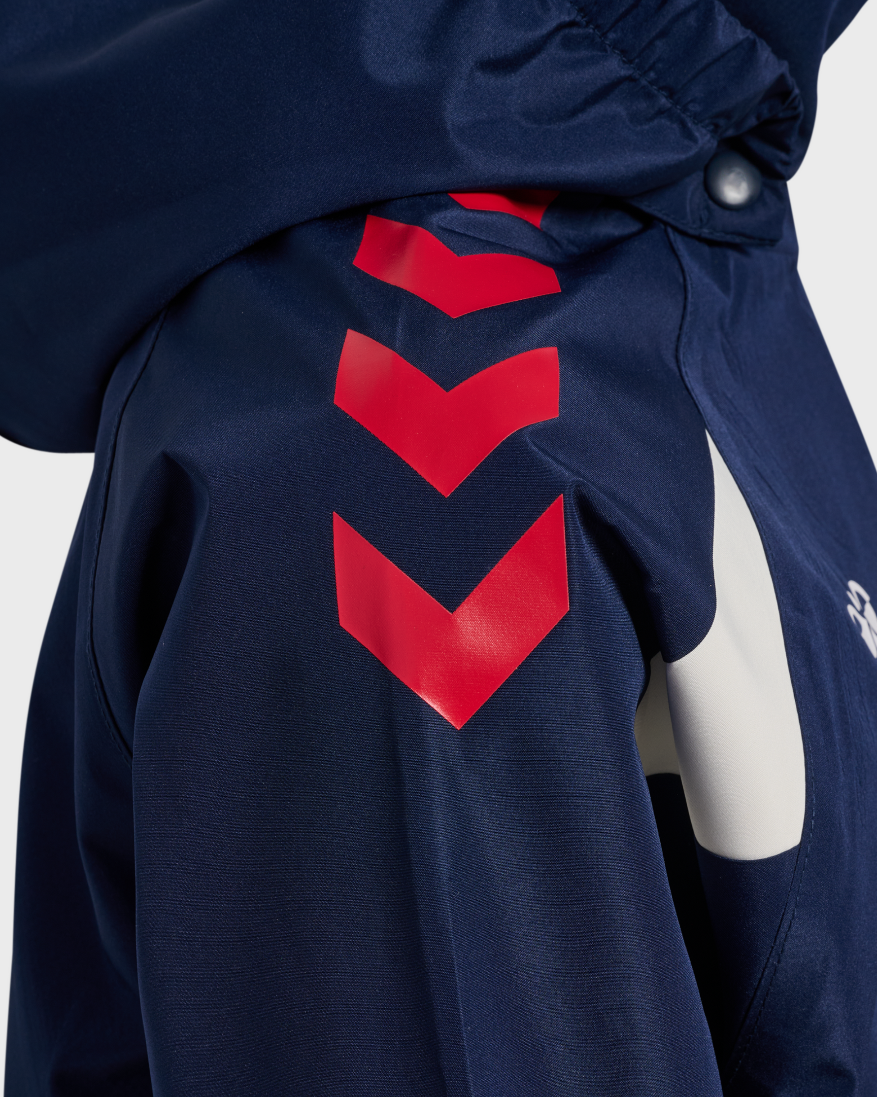 Chuvasqueiro Infantil Adestramento Staff 26/27 Disponible en la Tienda del Celta FC
