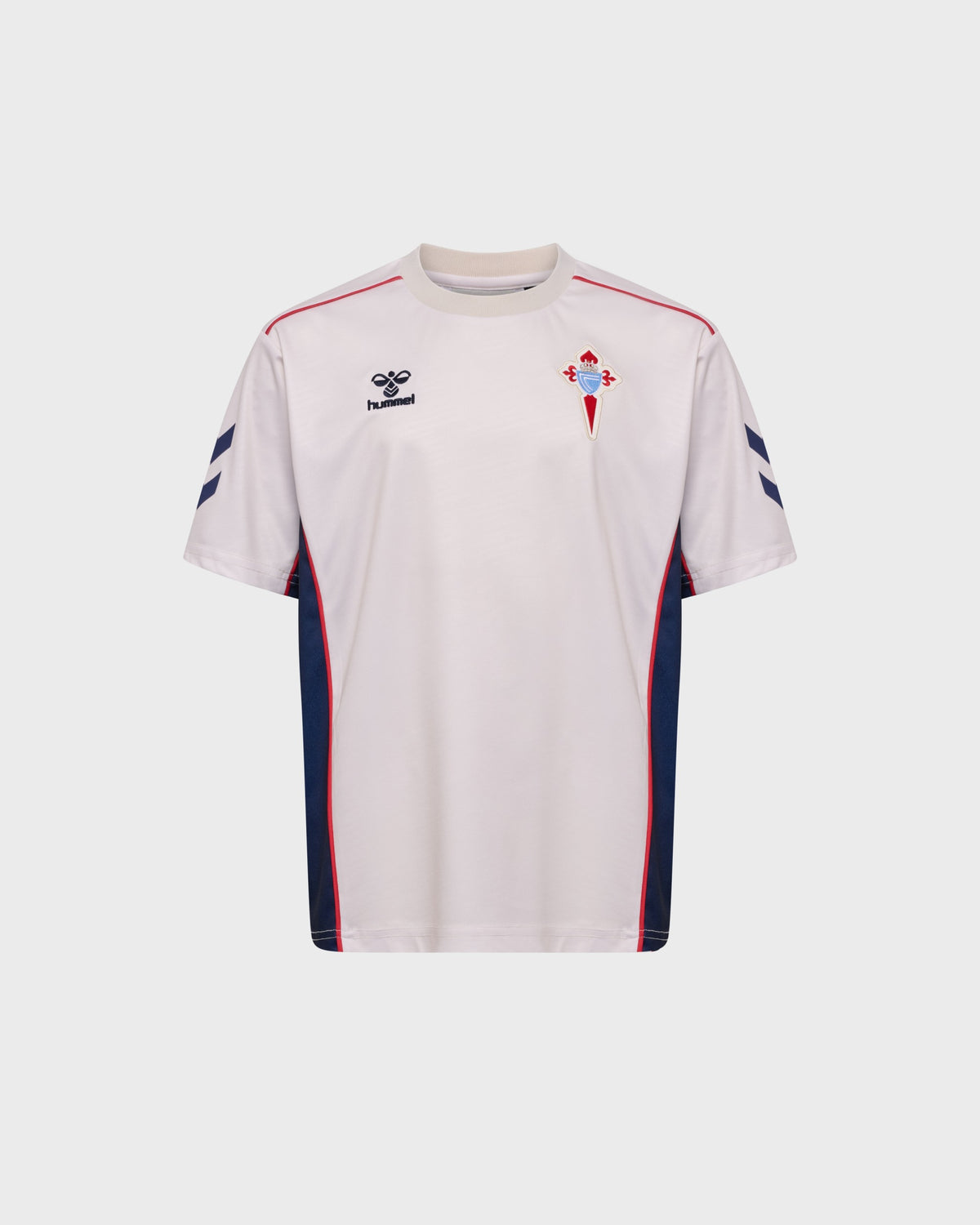 Camiseta Branca Paseo Xogador 26/27 Disponible en la Tienda del Celta FC