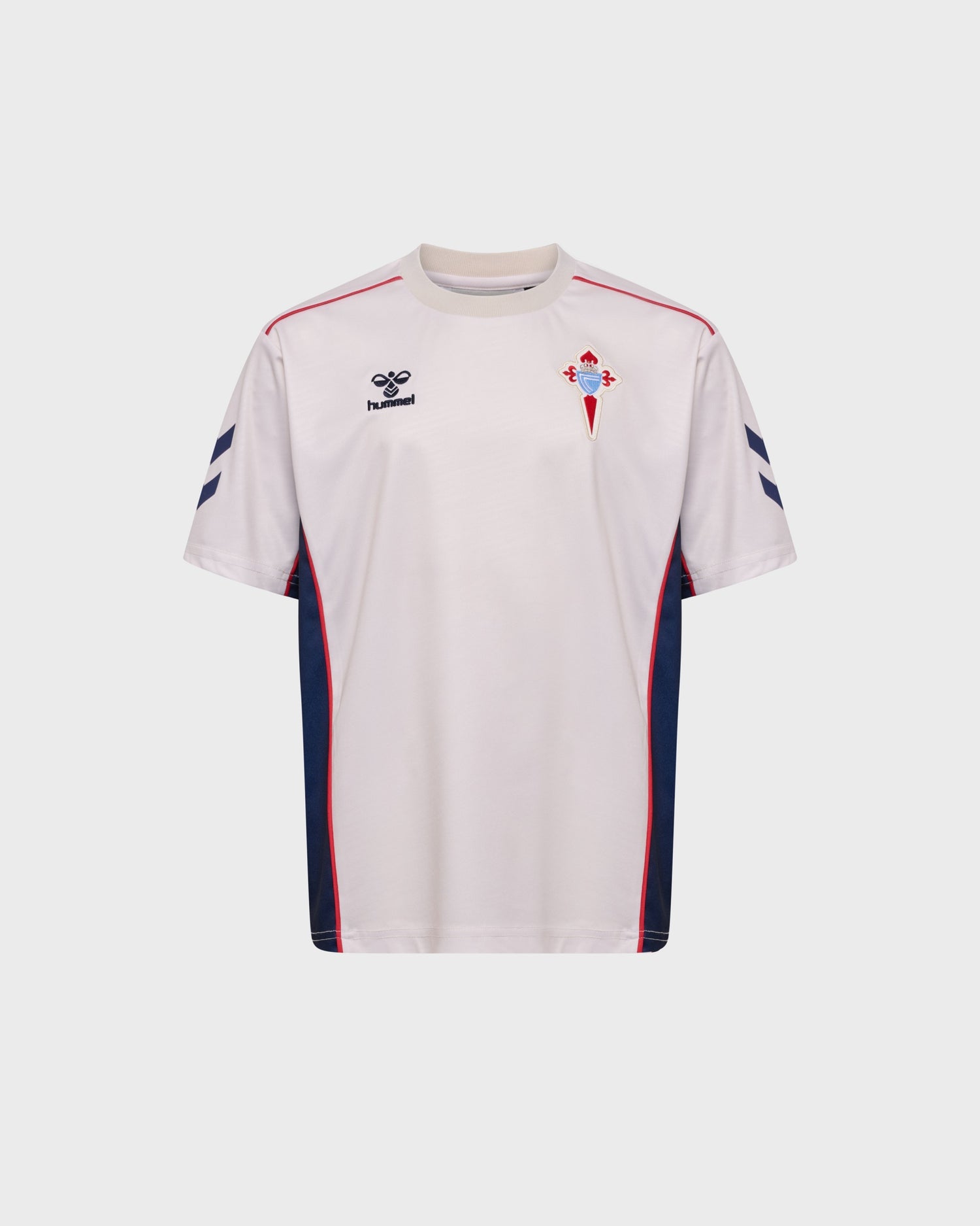 Camiseta Branca Paseo Xogador 26/27 Disponible en la Tienda del Celta FC