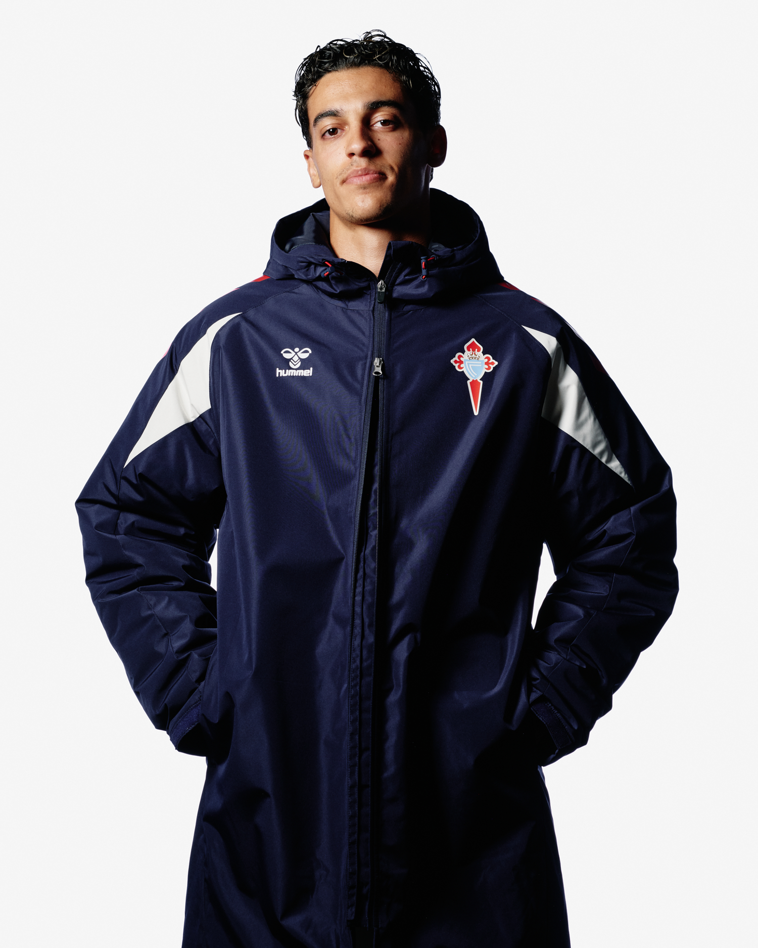Chuvasqueiro Infantil Adestramento Staff 26/27 Disponible en la Tienda del Celta FC